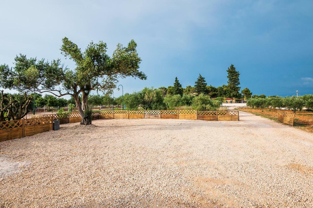 Camp San Antonio Hotel Biograd Na Moru Luaran gambar