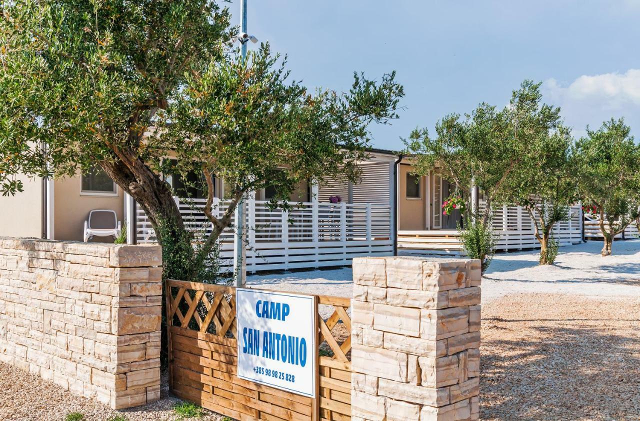 Camp San Antonio Hotel Biograd Na Moru Luaran gambar